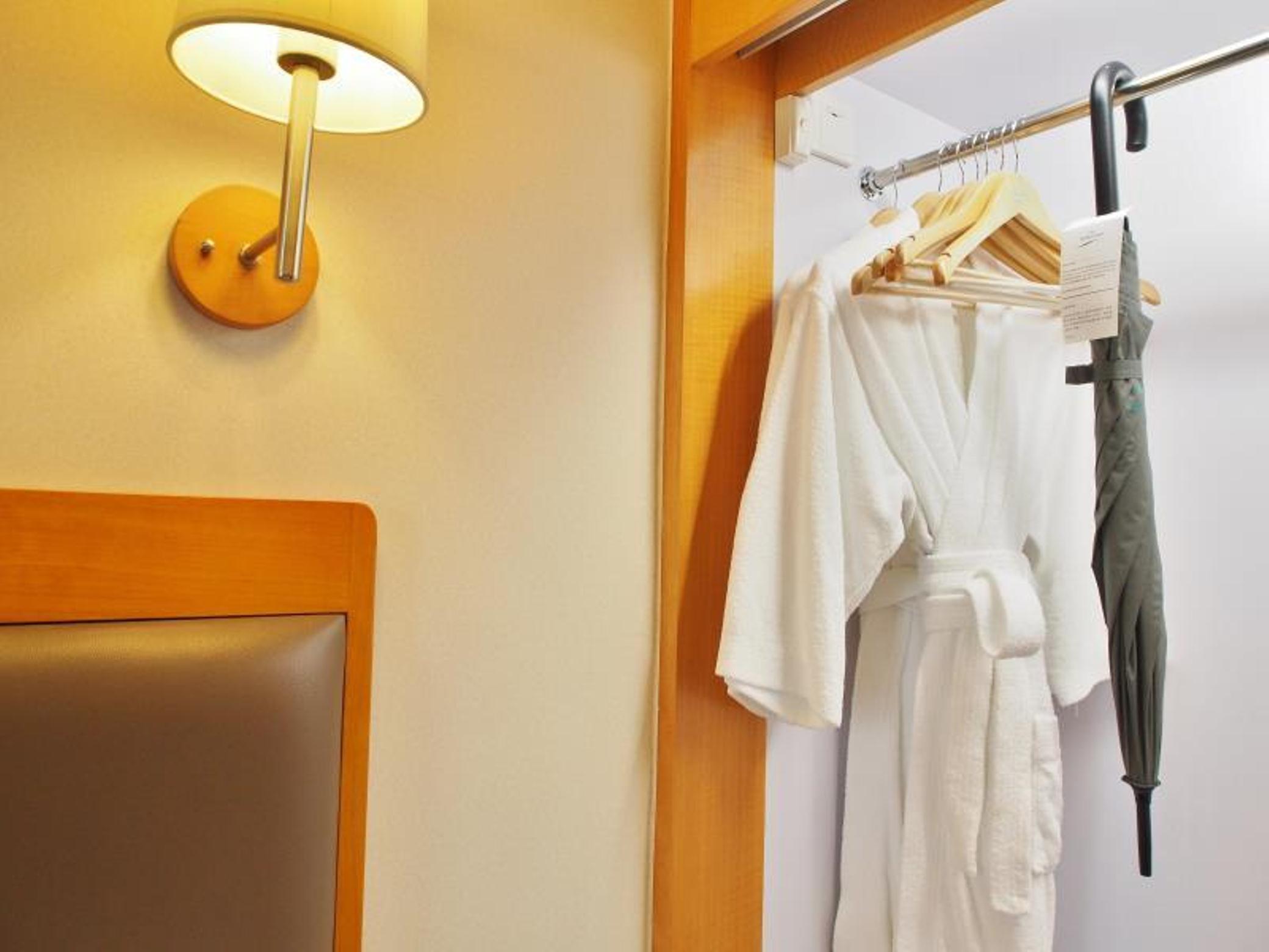 The Harbourview - Chinese Ymca Of Отель 4*