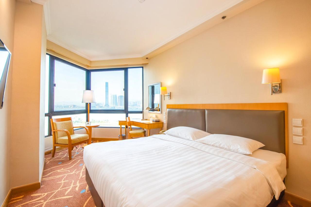 The Harbourview - Chinese Ymca Of Отель 4*
